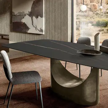 Pravokutni stolovi za male i za velike stanove Jednostavna kuhinjski namještaj u talijanskom stilu, radna ploča od kamene ploče, setovi stolova blagovaona